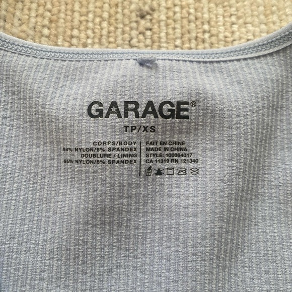 Light blue Garage tank - Picture 2 of 2